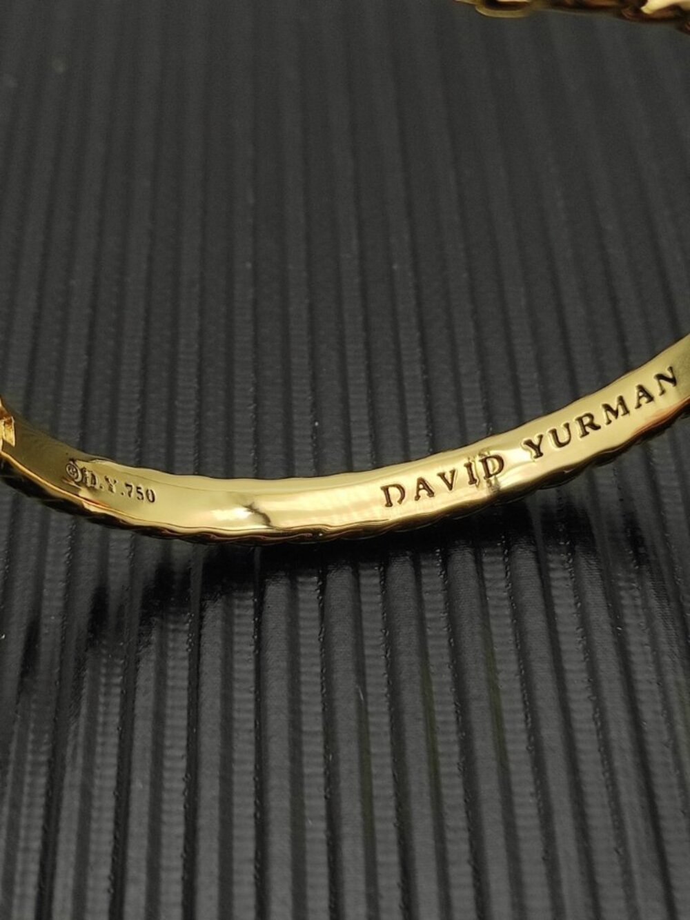 ◽️David Yurman◽️ 6.2mm Gold-Plated Engraved Cable Bracelet - Picture 3 of 7
